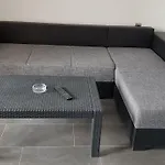 Star With Pool Apartman