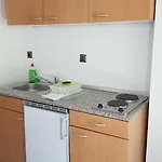 Star With Pool *