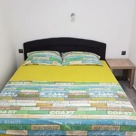 公寓 Star With Pool 比奥格勒·纳·莫鲁