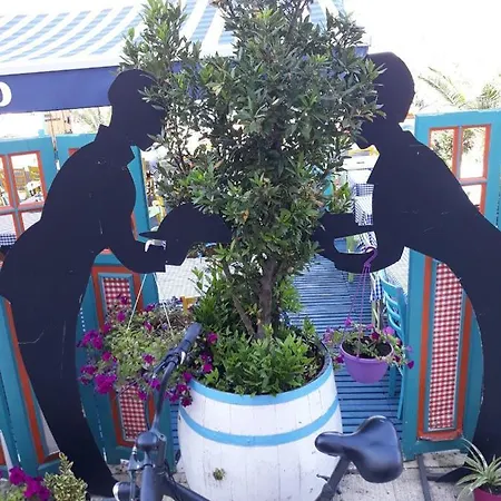 Star With Pool 公寓 *