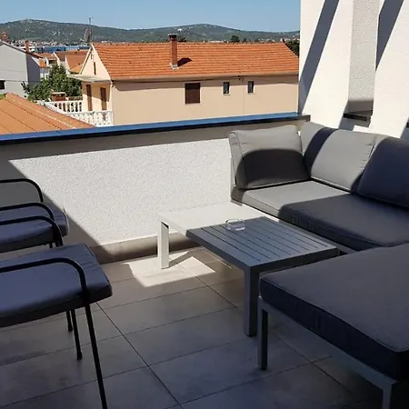 Star With Pool Biograd Na Moru