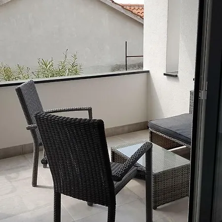 Star With Pool Apartament