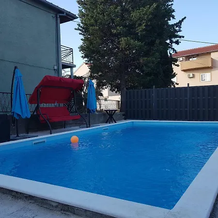 Lägenhet Star With Pool