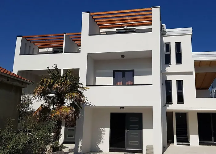 Star With Pool Apartament Biograd Na Moru