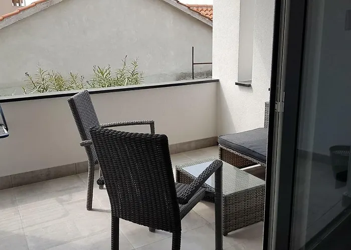 Star With Pool Apartament