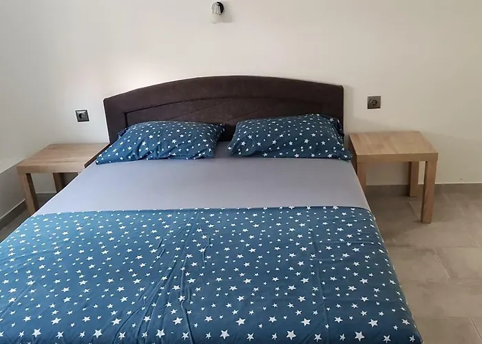 Star With Pool Apartament
