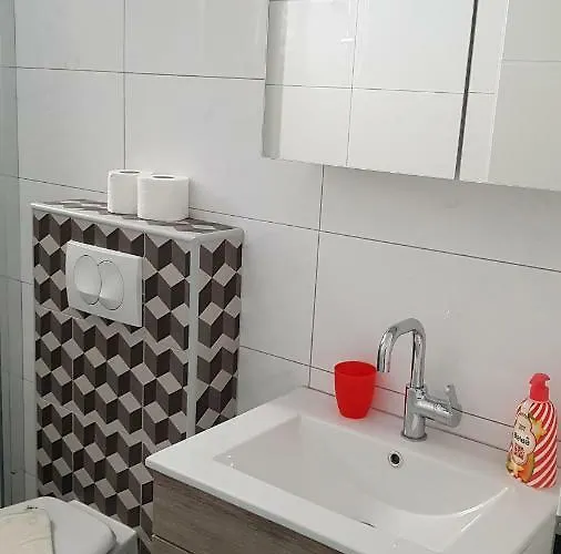 Star With Pool Апартаменты Биоград-на-Мору